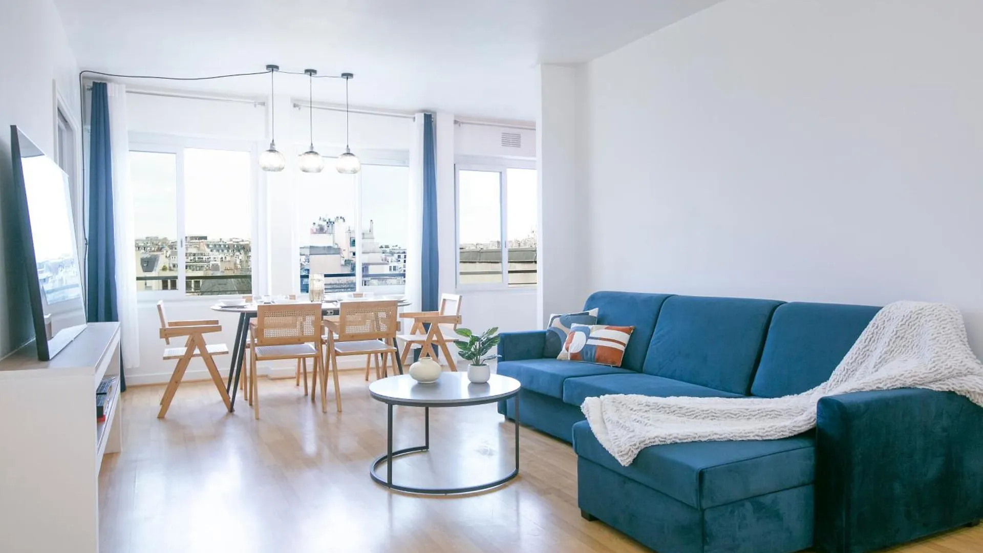 Majestic & Idyllic Parisian Flat - Champs-Elysees
